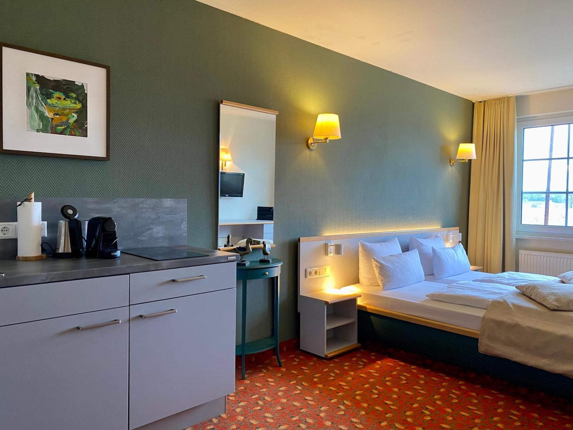 Hotel Am Mueritz-Nationalpark Waren  Eksteriør billede
